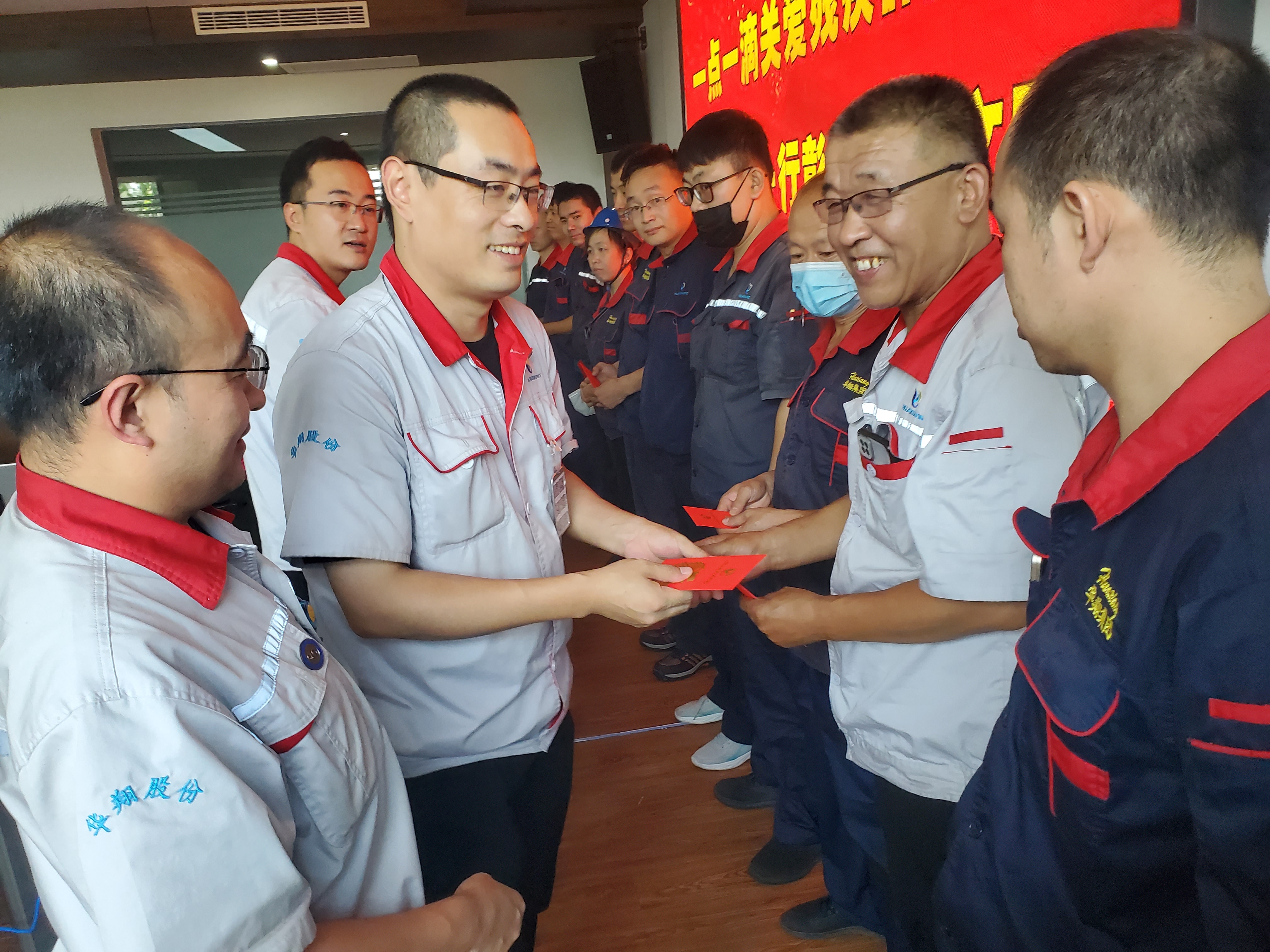 “扶殘助殘有你有我”，華翔很暖心！